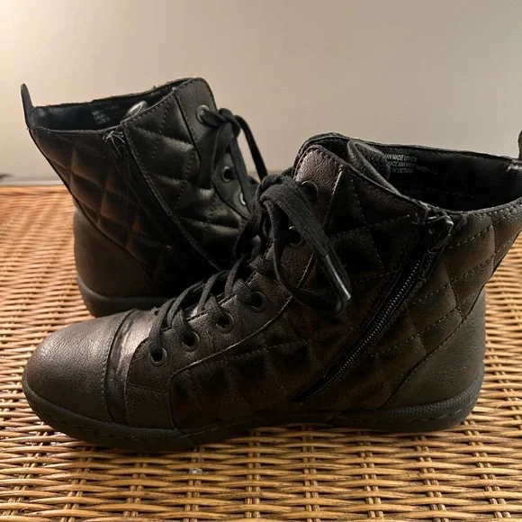 B.O.C. by BORN BOOTS, Women’s Size 6.5, Gray / Brown High-Top Sneakers / Boots. - Picture 3 of 9